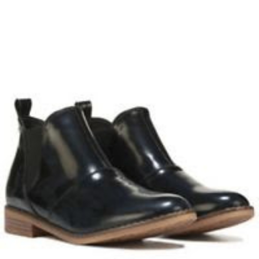 Rocketdog Chelsea Maylon faux leather boot. 7.5 M